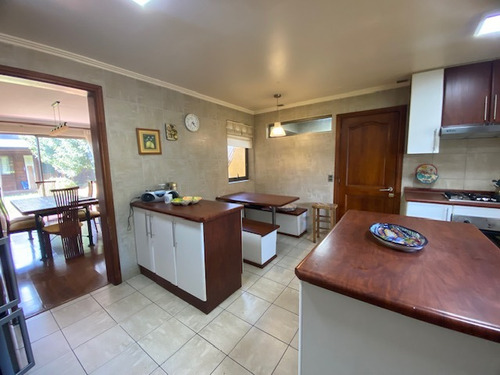 Vende Amplia Casa Familiar De 5d-4b, Portal De La Frontera