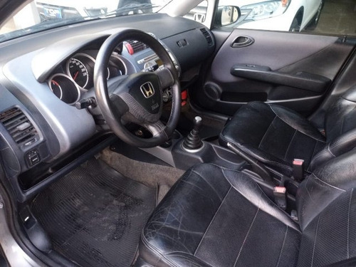 Imagem 7 de 10 de Fit 1.4 Lx 8v Gasolina 4p Manual