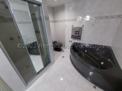 #25-7148 Espectacular Y Amplio Apartamento En Terrazas Del Avila