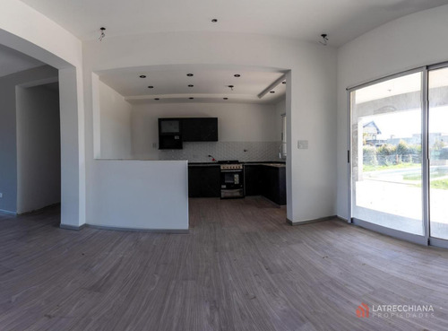 Casa En Venta, A Estrenar. 5 Dormitorios. Horizontes Al Sur.