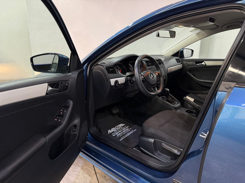 Volkswagen Jetta 2.5 Sportline At