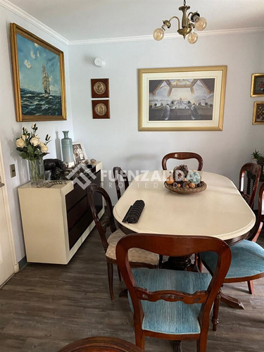 Casa En Venta De 4 Dorm. En La Florida