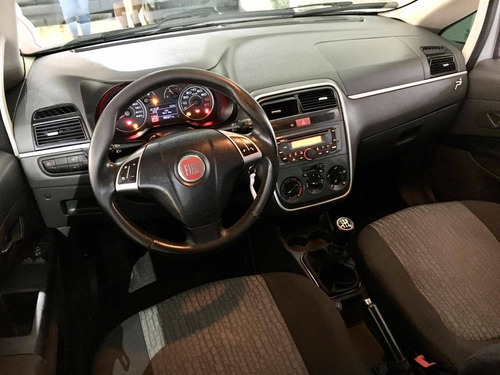 Fiat Punto 1.6 Essence 16v Flex 4p Manual