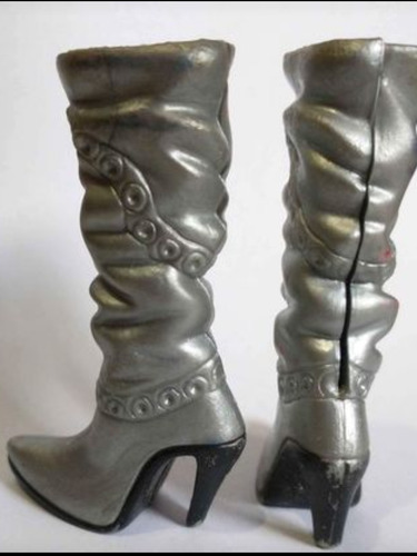 Refacción Botas Plateadas My Scene Barbie (Usado)
