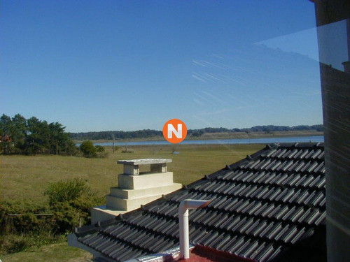 Casa En Venta Y Alquiler, Pinares, Punta Del Este, 4 Dormitorios.- Ref: 205786