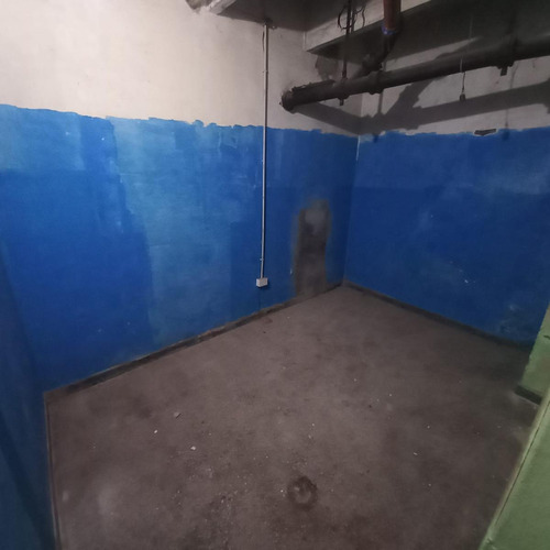 Local En San Cristóbal, A La Calle 50 M2