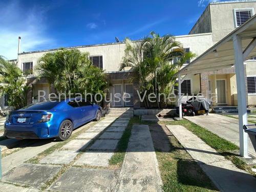 Bello Townhouse Para Seguir Remodelando A Tu Gusto