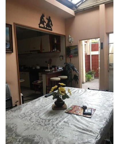 Imagen 6 de 15 de Muy Buena Casa En Villa Luro , 3 Ambientes