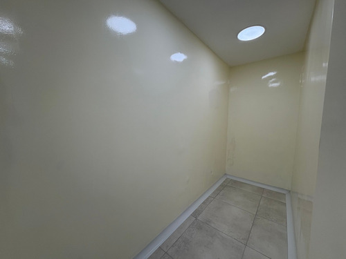 Venta Edificio A Estrenar Dos Plantas + Deposito