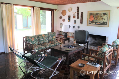 Imagen 3 de 17 de Casa En Pinares, 2 Dormitorios Más Casa De Huéspedes