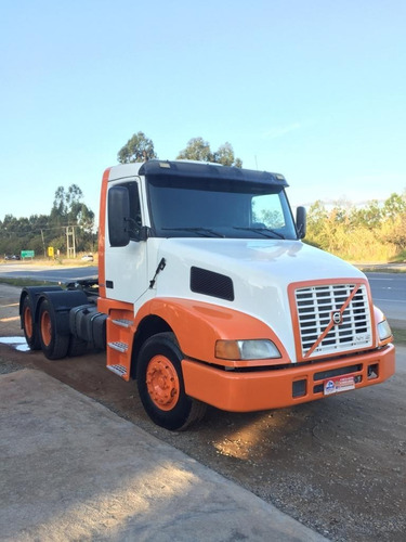 Imagem 1 de 8 de Volvo Nh 12420 6x4t Cor Branco E Laranja