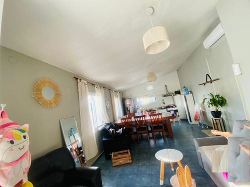 Venta Bº 1 Mario Bravo 1643 Galpón De 360m2 Y Dos Departamentos