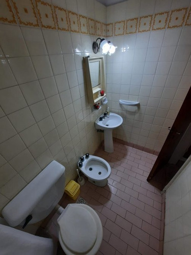 Imagen 6 de 12 de Amplio Departamento Dos Ambientes En Planta Baja Con Patio