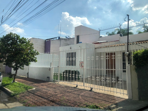 Casa En Venta En Jardines Vallarta En Zapopan, Jalisco