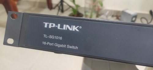 Imagen 1 de 3 de Switch Gigabit Tp-link Tl-sg1016 10/100/1000