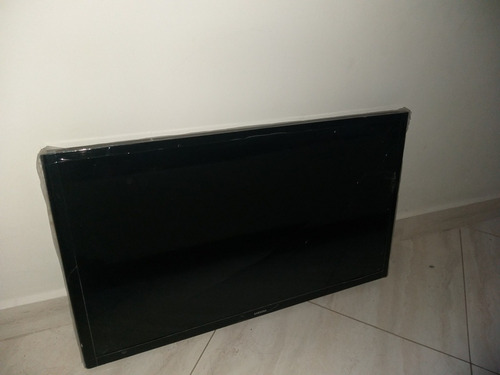 Imagem 2 de 5 de Tv Samsung 32'' Smart Un32j4300. Display Quebrado
