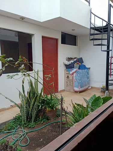 Amplia Casa De 2 Pisos En Precursores - Surco, 123 M2, Cerca A Mall Del Sur Y Vía Expresa