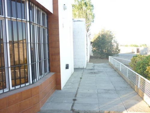 Imagen 11 de 30 de Edificio Comercial - Barrio Industrial