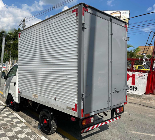 Imagem 3 de 4 de Bau Isolado 3m Hyundai Hr