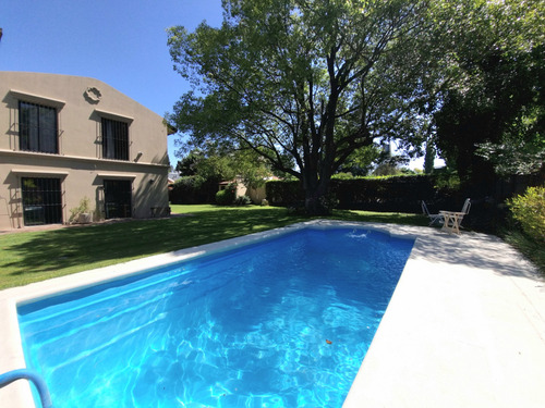 Casa | Amb | 4 Dorm | 400 M2 | Lote 800 M2