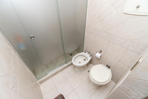 Magnífico Dúplex Reciclado! 4 Dormitorios Y 5 Baños - Suite - Balcón Con Parrilla!