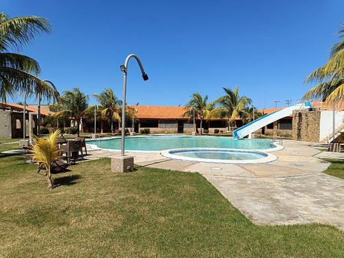 Town House En Chichiriviche, Urb. Ciudad Flamingo. Luz Coelho