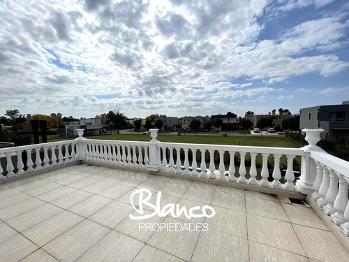 Casa En Venta En Santo Tomás, Pilar, G.b.a. Zona Norte