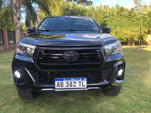 Toyota Hilux 2.8 Cd Srx 177cv 4x4 At 2017