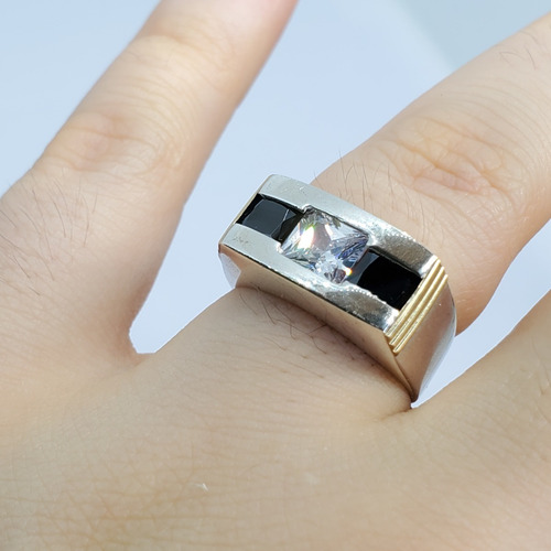 Imagen 6 de 9 de Anillo Plata Y Oro 3 Piedras Centro Negra Blanca Negra