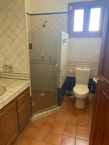 Jardines Del Lago, Aguascalientes, 470 M2 Const., 1030 M2 Terreno,vigilancia, Casa Club