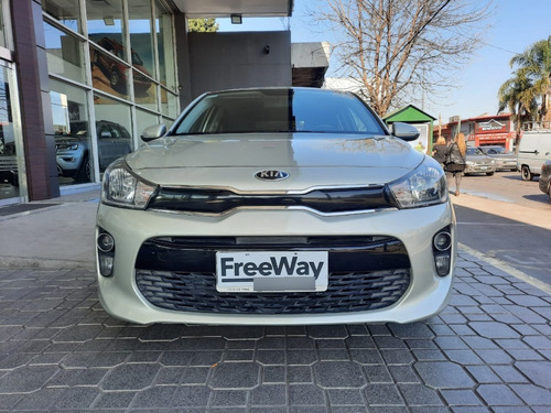 Imagen 15 de 24 de Kia Rio Ex 1.6 Nafta 5 Puertas Mt Ad553 Free