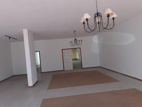 Local En Venta Zona Peninsula- Ref: 3866