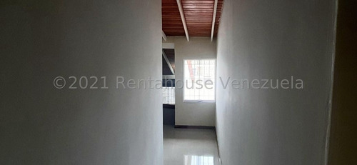 Imagen 7 de 30 de Casa Quinta En Venta En Urbanismo Privado De Quibor 0.4.2.4.5.9.3.7.5.4.2/ Cuenta Con Piscina, Vigilancia Las 24 Horas Del Dia, Cancha Deportiva, Caney