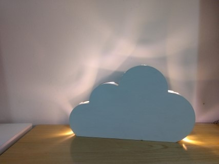Imagen 4 de 10 de Nube Con Luz A Pila Realizado A Mano