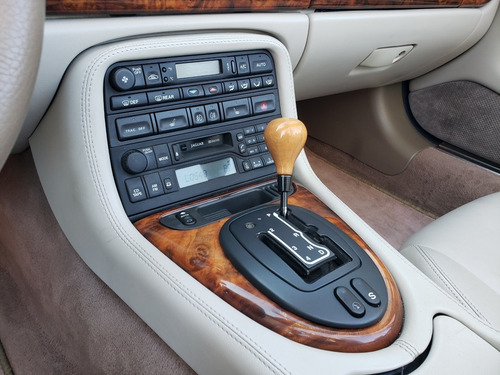 Jaguar Xk8 V8 At