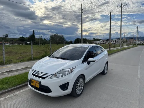 Ford Fiesta 1.6 Hatchback Automática