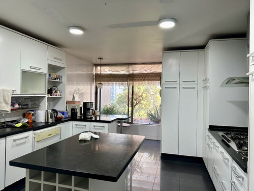 Dúplex En Exclusivo Condominio La Dehesa, Robles