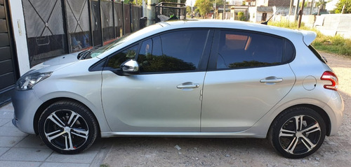 Peugeot 208 2016