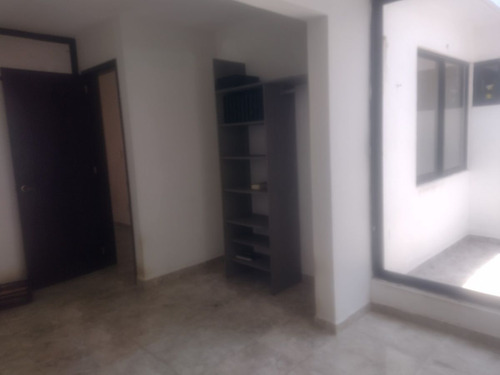 Casa De Un Piso, 3 Recámaras, Frac. Lomas De La Rioja