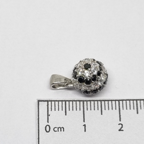 Imagen 7 de 8 de Dije Plata Rodinada Con Cubic Blanco Y Negro Redondo
