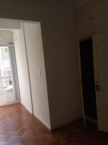 Apartamento Para Alugar Na Rua Constante Ramos, Copacabana, Rio De Janeiro - Rj - Liv-9030