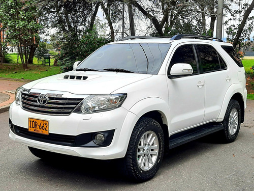 Toyota Fortuner 3.0 Sr5