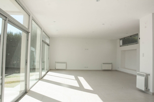 Imagen 6 de 22 de Casa En Venta En Lomas City Bell 3 Dormitorios