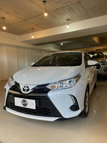 Imagen 2 de 18 de Toyota Yaris 2022 1.5 107cv Xs