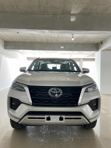 Imagen 4 de 14 de Toyota Sw4 2022 2.8 Srx 177cv 4x4 7as At