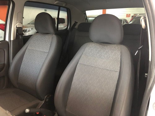 Imagem 9 de 10 de Volkswagen Fox 2014