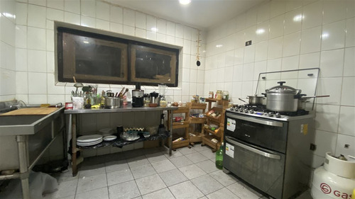 Local Comercial En Venta; La Reina Media, 11 Baños