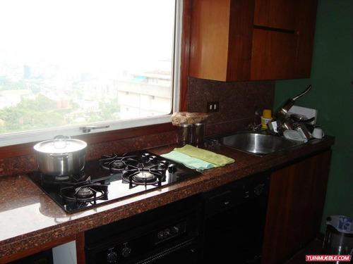 Imagen 11 de 12 de Remate Venta Calle Suapure Edificio Marbella, Vista ,piscina