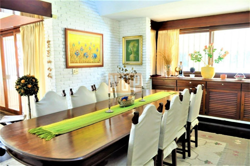 Imagen 15 de 30 de Hermosa Residencia En La Mejor Zona De Punta Del Este A Muy Pocas Cuadras Del Mar