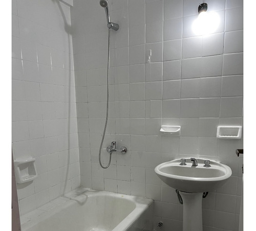 Imagen 7 de 15 de Espectacular 3 Ambientes Todo A Nuevoal Frente Y Balcon 65 Metros Superficie